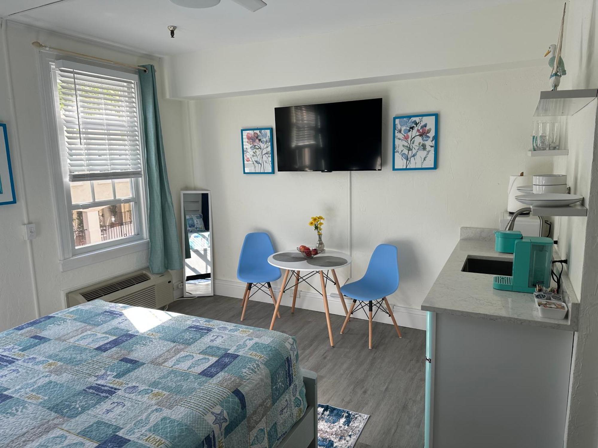Cozy Studio In The Heart Of The Palm Beach Island - Free Valet Service Екстериор снимка