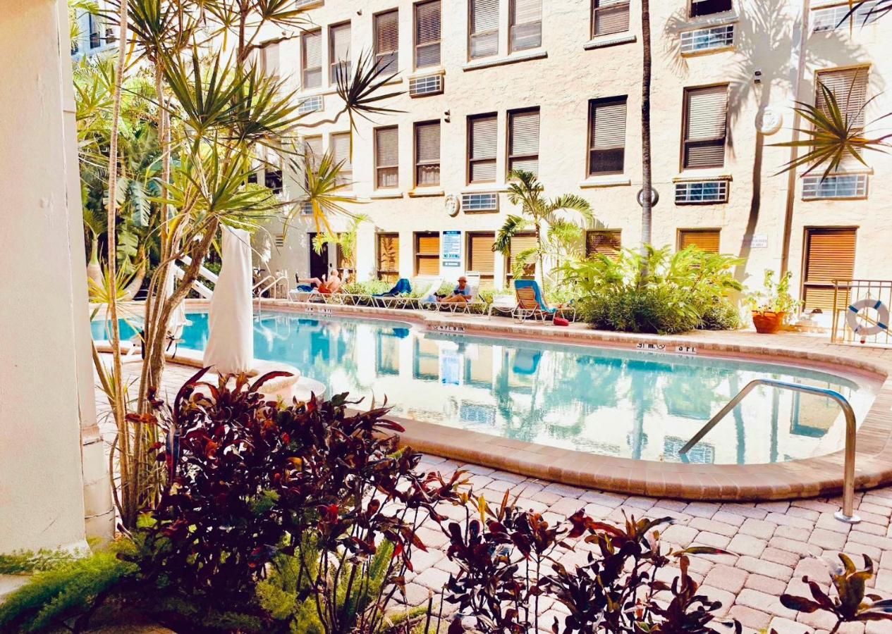 Cozy Studio In The Heart Of The Palm Beach Island - Free Valet Service Екстериор снимка