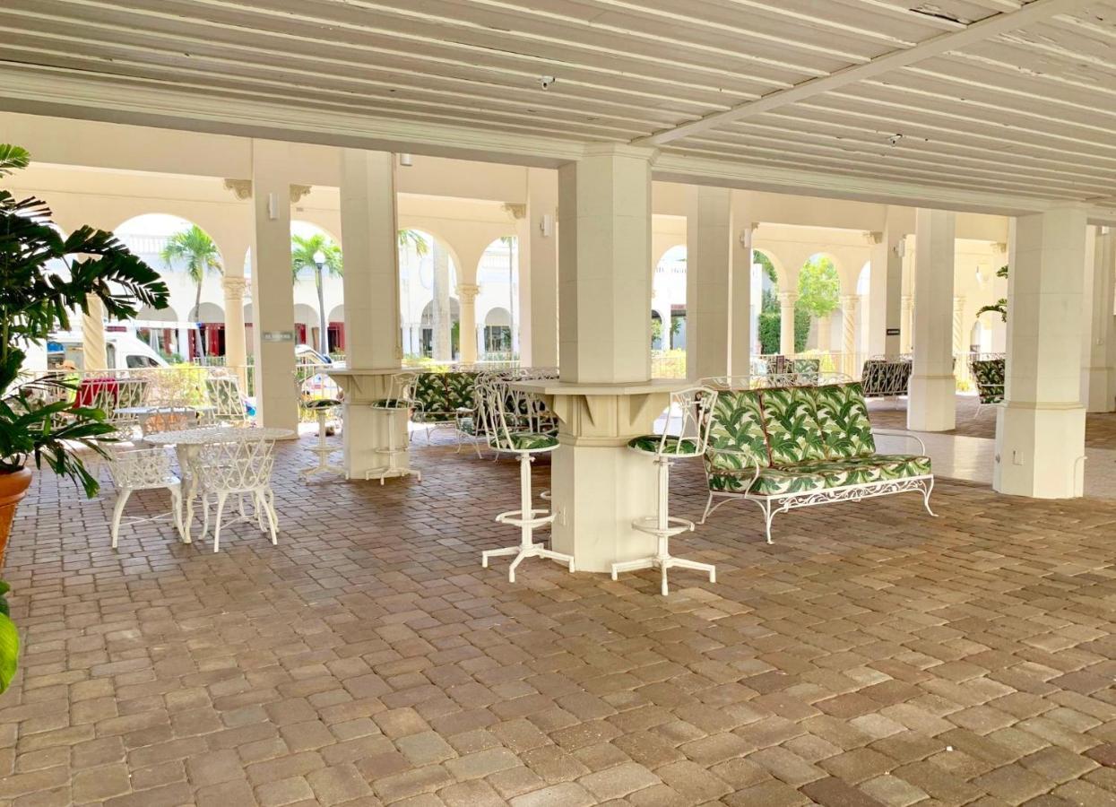 Cozy Studio In The Heart Of The Palm Beach Island - Free Valet Service Екстериор снимка